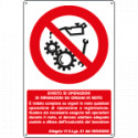 Cartello divieto vietato riparare organi in moto