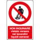 Cartello vietato inquinare versare liquidi