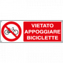 Cartello vietato appoggiare biciclette