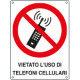 Cartello divieto uso di telefoni cellulari EN ISO 7010
