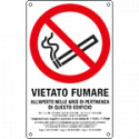 Cartello vietato fumare all'aperto in questo edificio. . . . .