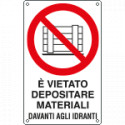 Cartello vietato depositare materiali davanti idranti EN ISO 7010