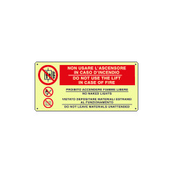 Cartello fotoluminescente in case of fire. . EN ISO 7010