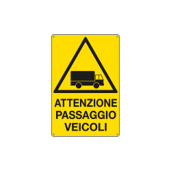 Cartello pericolo passaggio veicoli