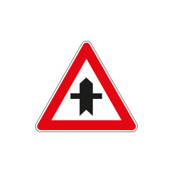 Triangolo rifr NF 43a INTERSEZIONE con PRECEDENZA