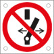Cartello vietato alterare lo stato dell'interruttore EN ISO 7010