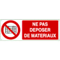 Sign prohibition NE PAS DEPOSER DE. .