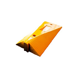 Cordolo delimitatore omologato in gomma giallo term. maschio h. 5 cm.