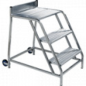 Sgabello 3 gradini con piano calpestio 42x60 cm e ruote