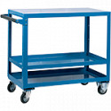 Carrello a tre ripiani uno superiore e due inferiori