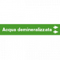 Foglio da 5 etichette fondo verde "ACQUA DEMINERALIZZATA"freccia dx