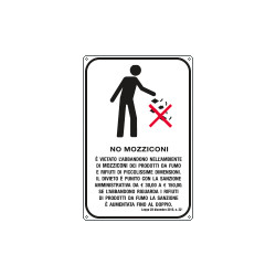 Cartello vietato l'abbandono nell'ambiente di mozziconi. . . .